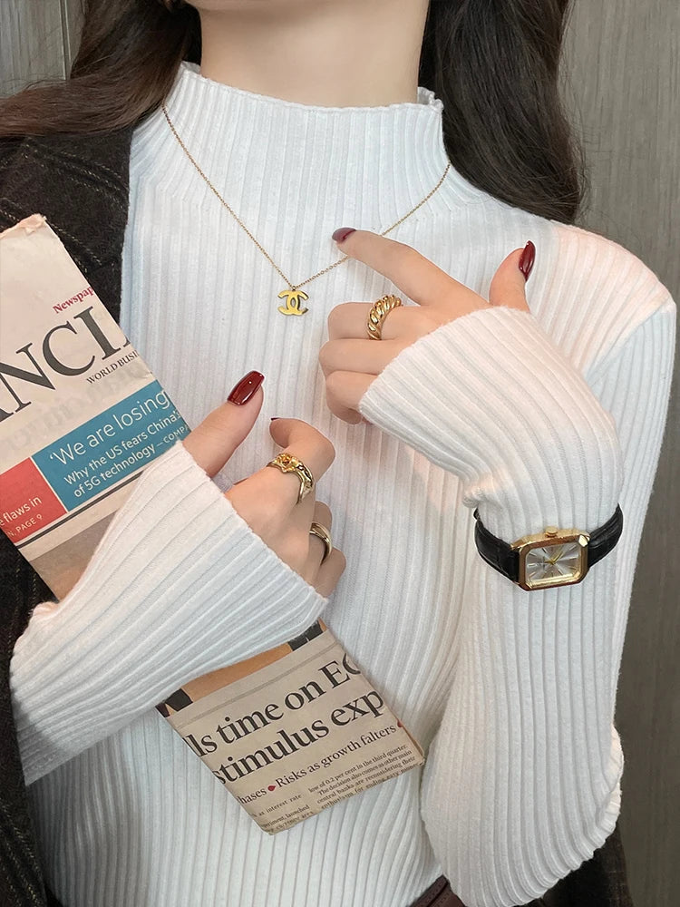 Women’s turtleneck long-sleeve pullover sweater