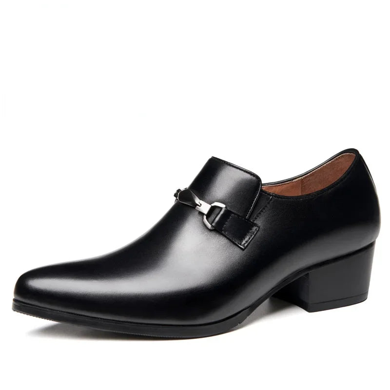Classic high-quality leather menโs loafers