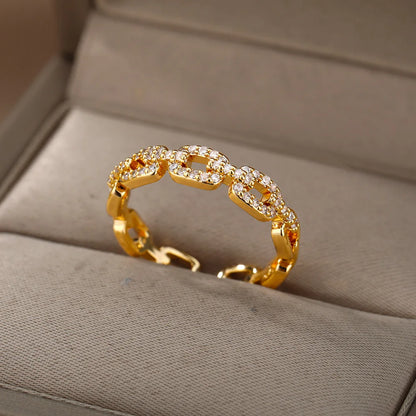 Fashionable minimalist ring with zircon