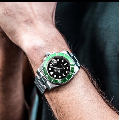 Waterproof stainless-steel men's quartz watch
