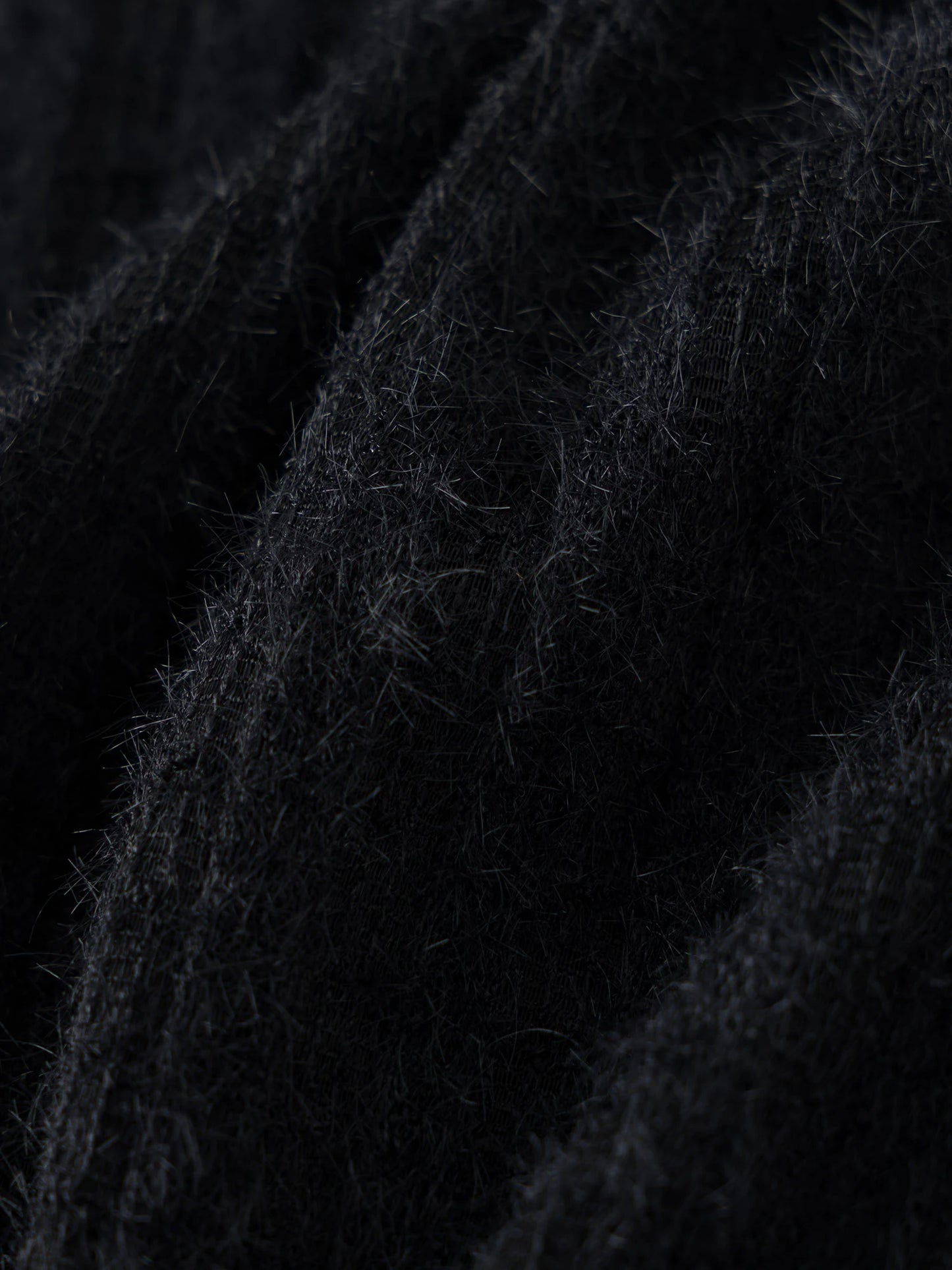 Cozy autumn/winter women’s pullover with stylish lace