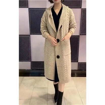 Long hooded single-breasted knitted coat