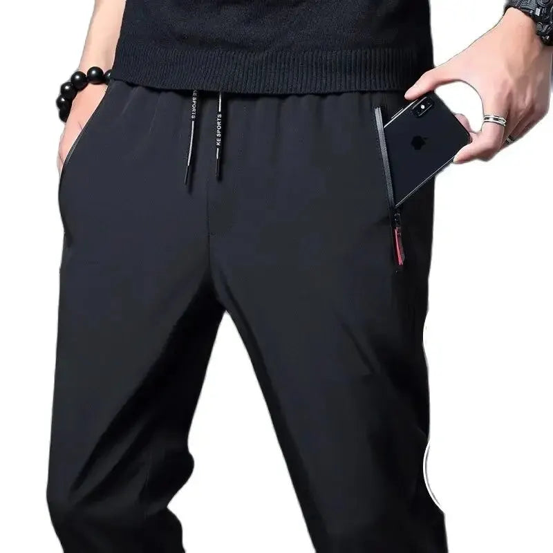 Cotton cargo shorts with button design and straight fit