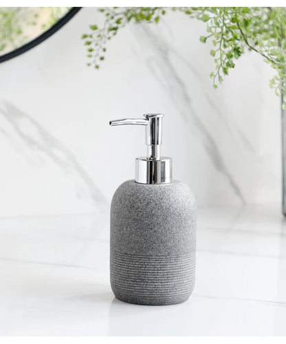 Functional 5-piece set for modern bathroom organization