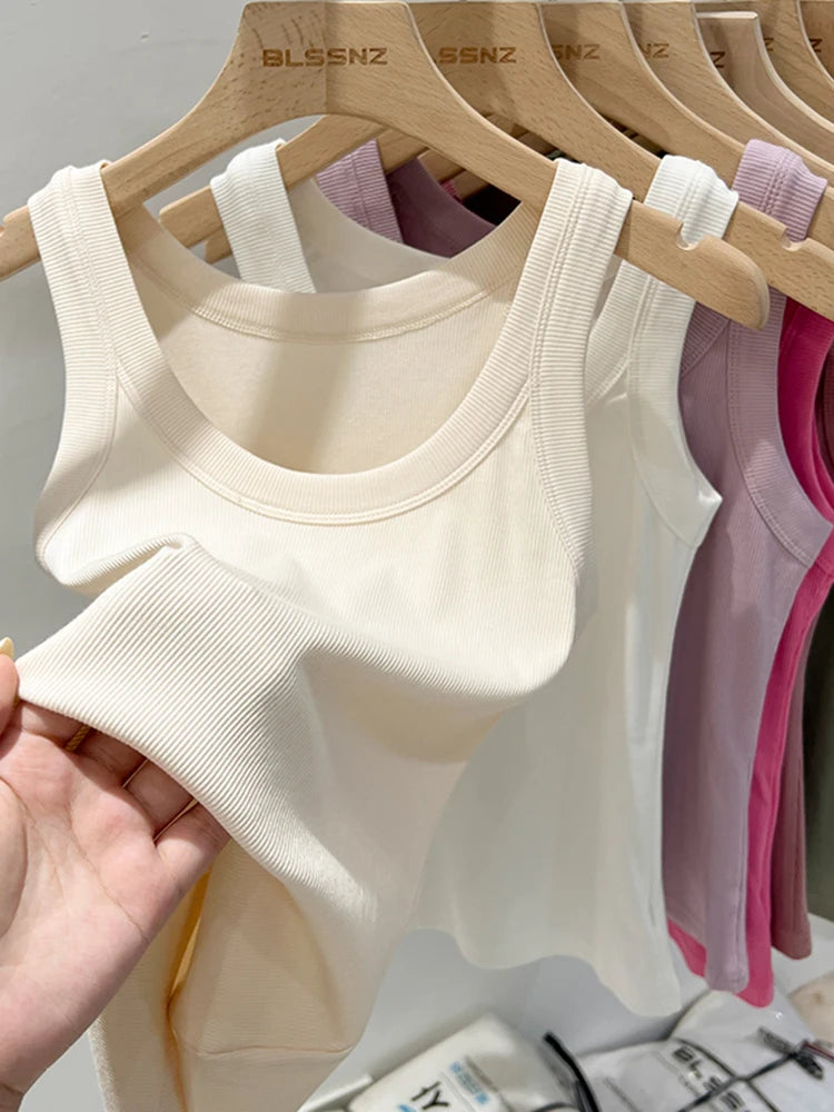 Women’s solid round-neck ribbed tank top