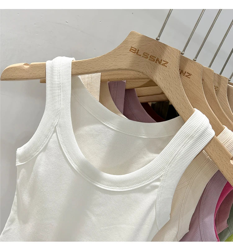 Women’s solid round-neck ribbed tank top