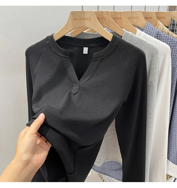 Women’s slim-fit V-neck long-sleeve T-shirt