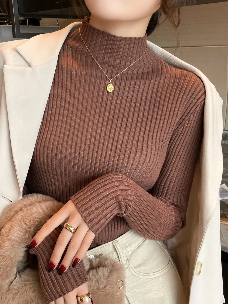 Women’s turtleneck long-sleeve pullover sweater