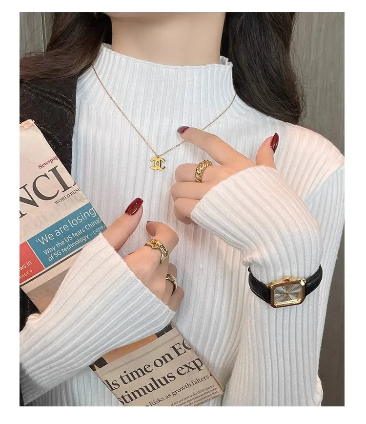 Women’s turtleneck long-sleeve pullover sweater