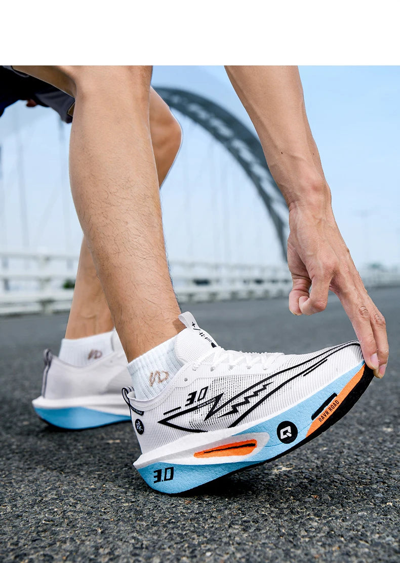 Stable, wear-resistant sports sneakers for training