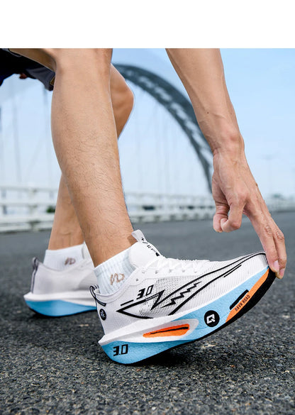 Stable, wear-resistant sports sneakers for training