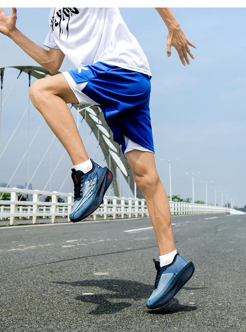 Stable, wear-resistant sports sneakers for training