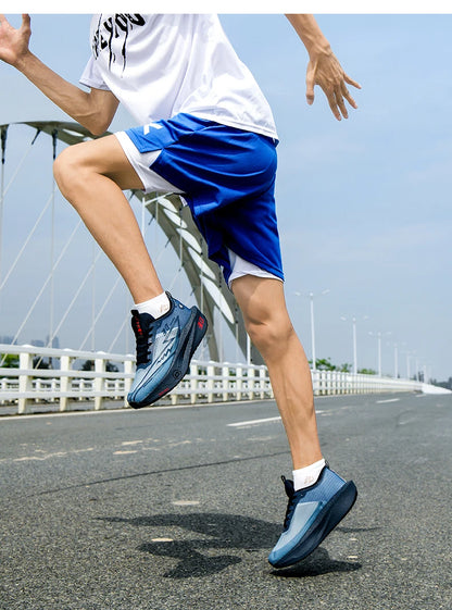 Stable, wear-resistant sports sneakers for training