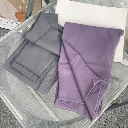 Trendy summer yoga and sports leggings