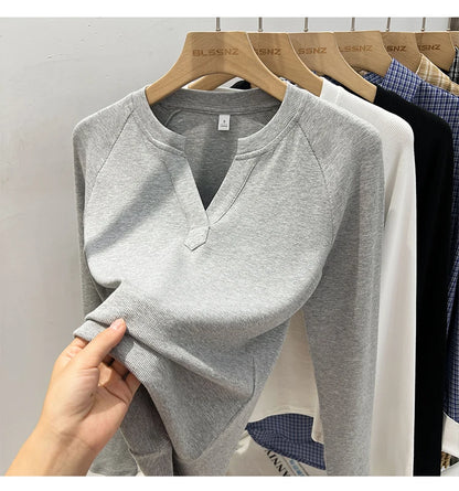 Women’s slim-fit V-neck long-sleeve T-shirt