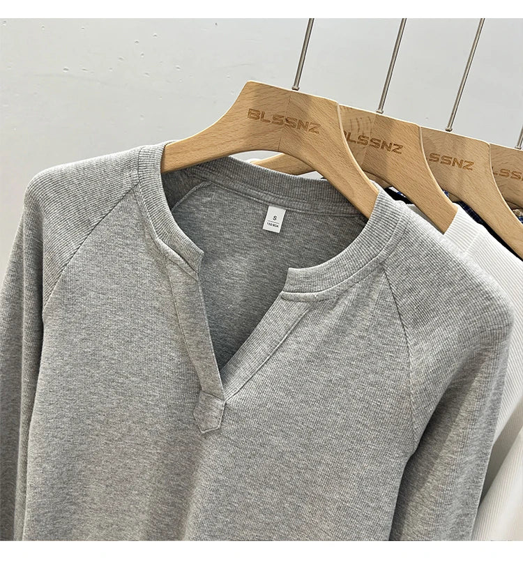 Women’s slim-fit V-neck long-sleeve T-shirt