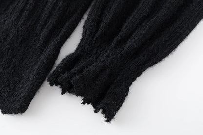 Cozy autumn/winter women’s pullover with stylish lace