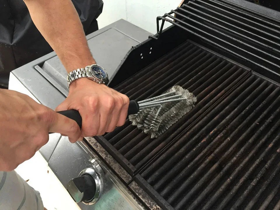 BBQ grill cleaning brush with stainless steel bristles