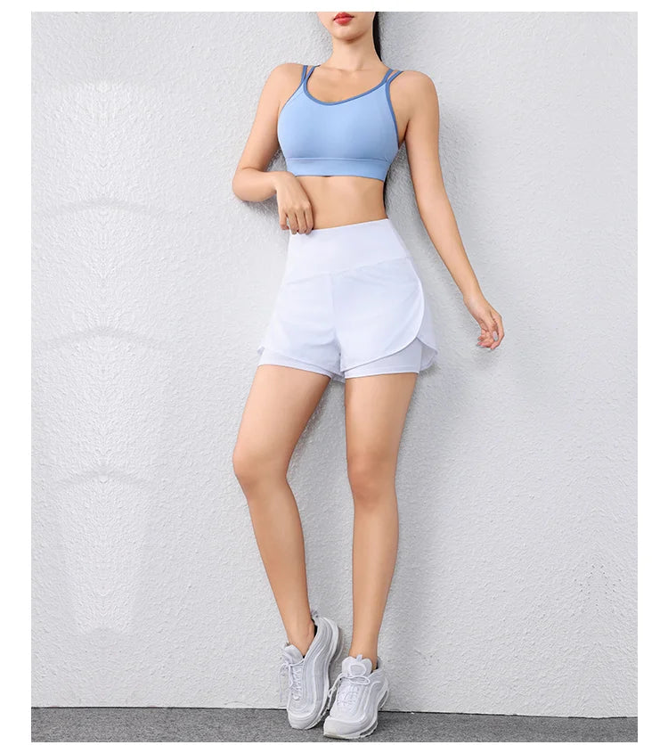 Layered sports shorts with pockets for yoga and fitness