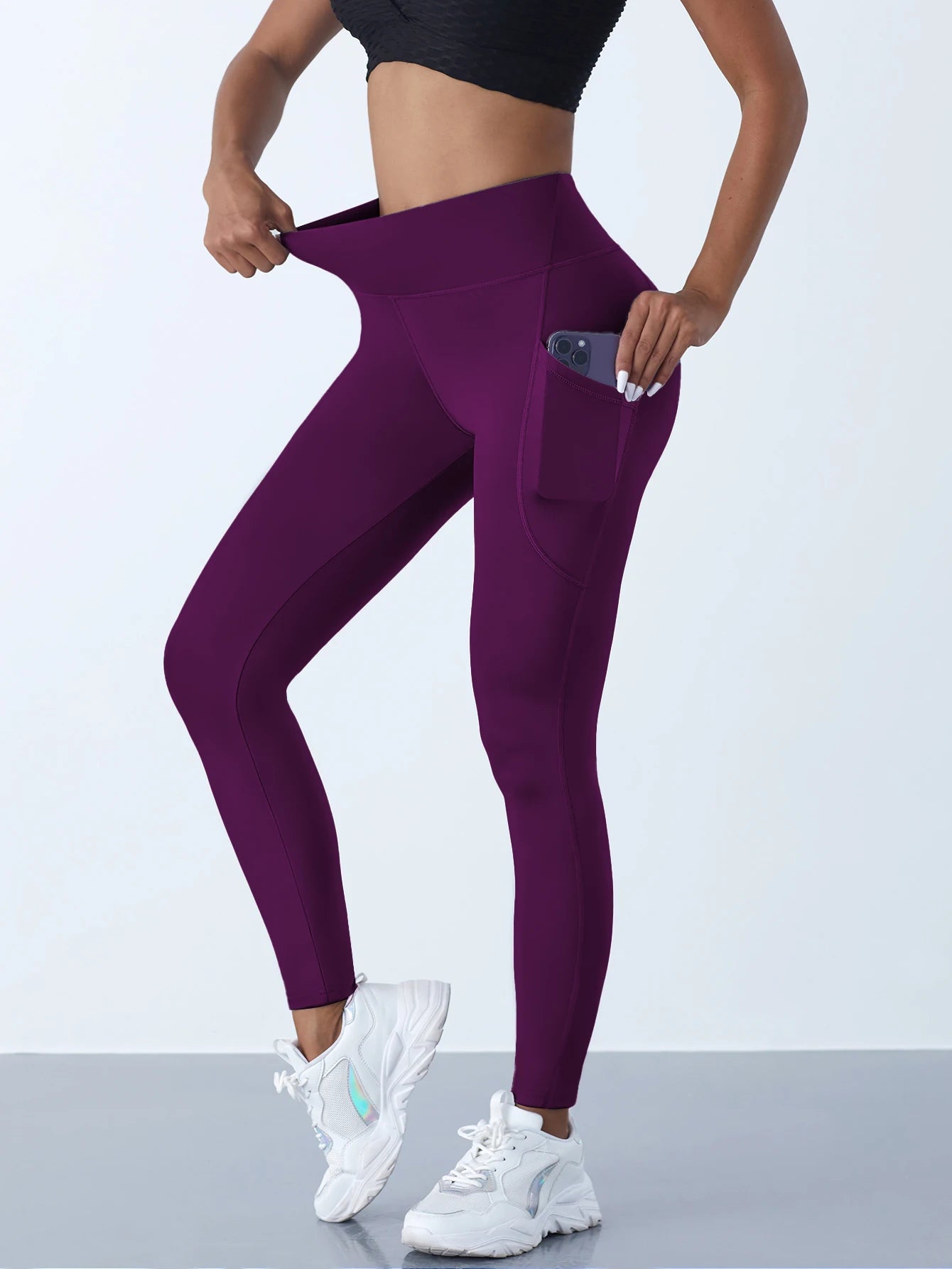 Women’s high-waist stretch leggings with pockets