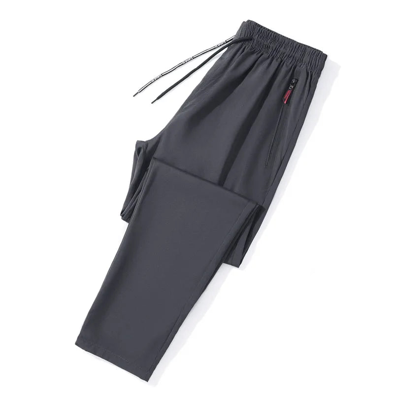 Cotton cargo shorts with button design and straight fit