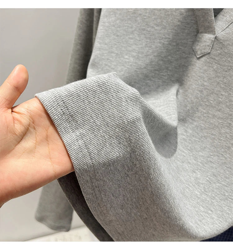 Women’s slim-fit V-neck long-sleeve T-shirt