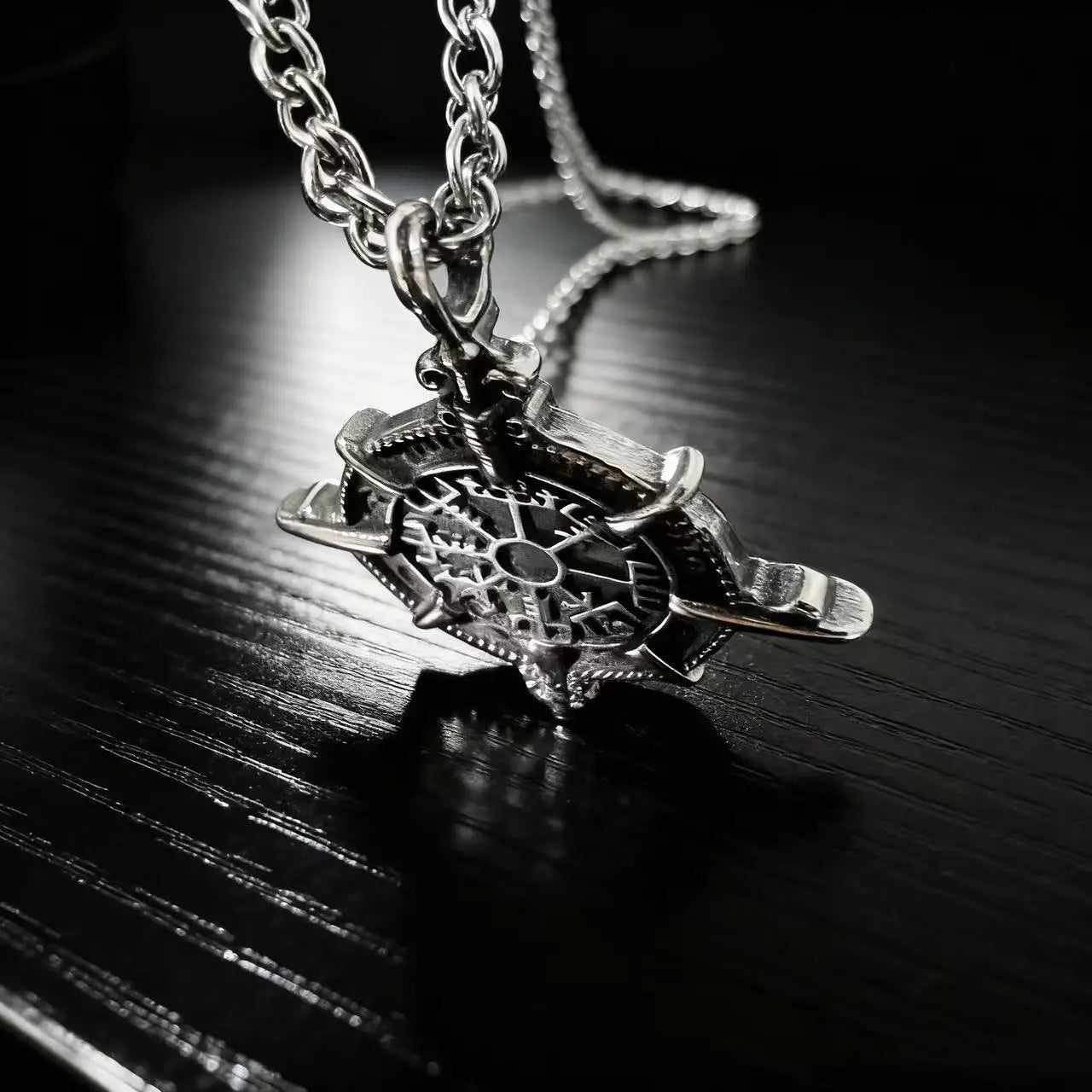 Men’s 316L stainless steel Viking rune compass necklace
