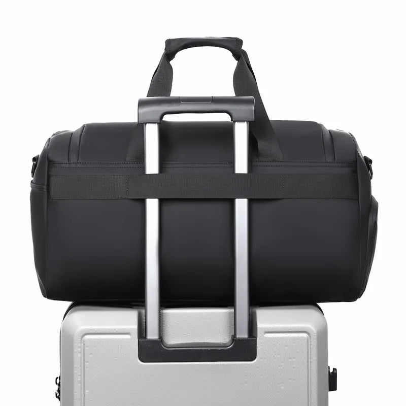 Large-capacity sports and gym duffel bag