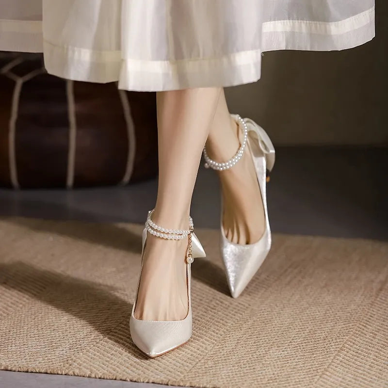 Luxury Fashion Pumps– Ribbon & Pearl Chain Design