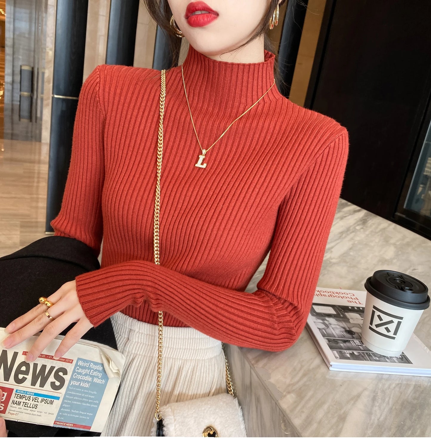 Women’s turtleneck long-sleeve pullover sweater