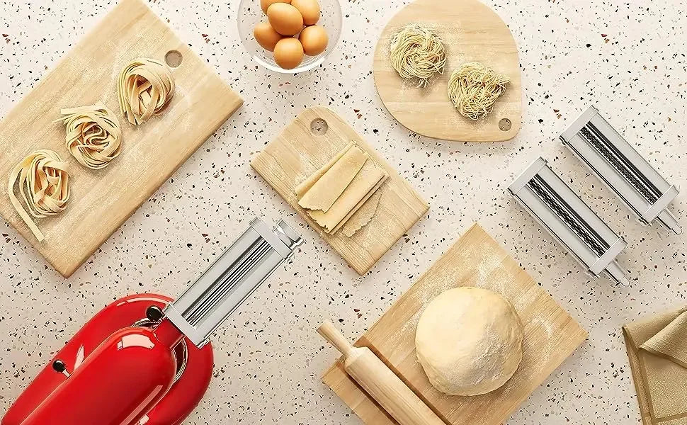 Easy pasta roller and cutter for homemade noodles
