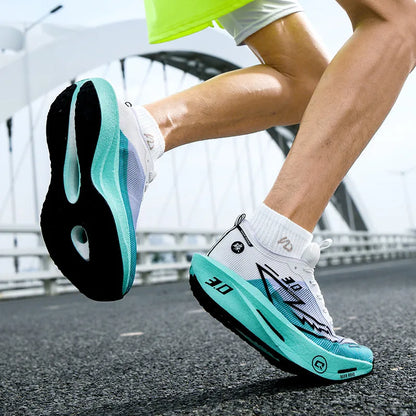 Stable, wear-resistant sports sneakers for training