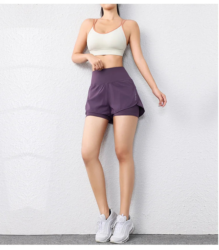 Layered sports shorts with pockets for yoga and fitness