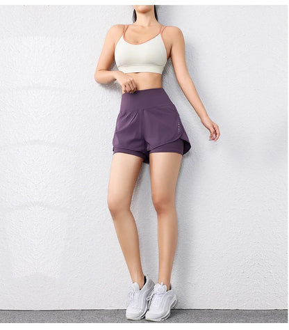 Layered sports shorts with pockets for yoga and fitness