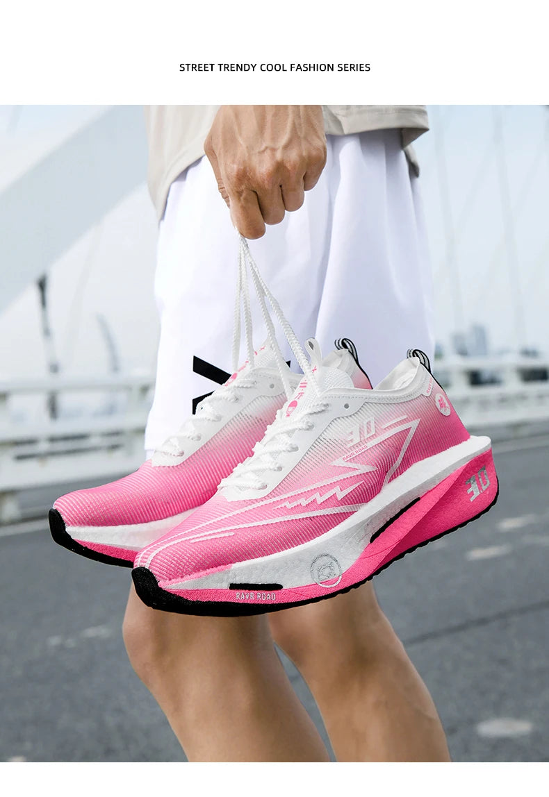 Stable, wear-resistant sports sneakers for training
