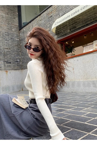 Women’s turtleneck long-sleeve pullover sweater