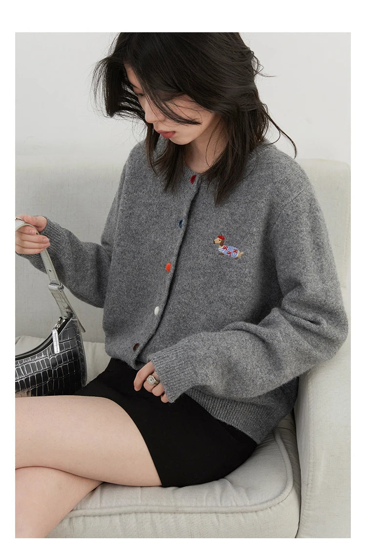 Casual knitted sweater with dog embroidery