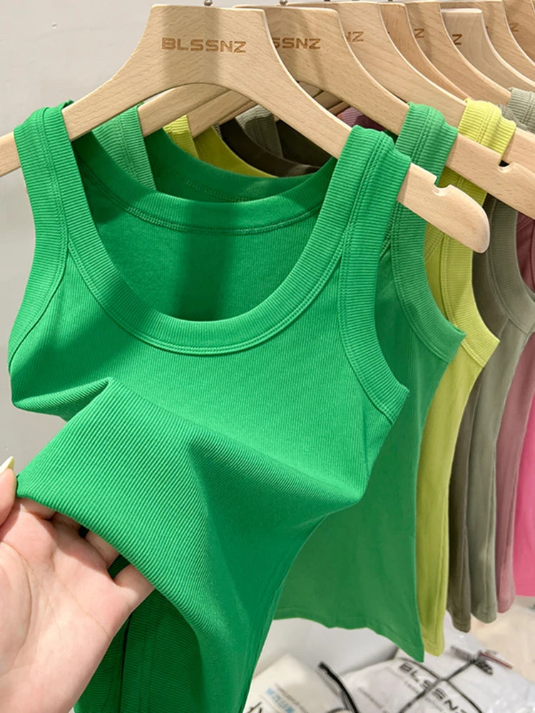 Women’s solid round-neck ribbed tank top