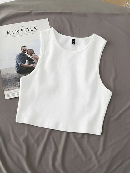 Lightweight stylish women’s slim crop tee