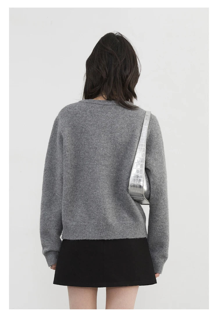 Casual knitted sweater with dog embroidery