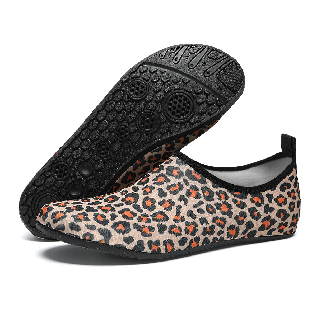 Slip-on aqua socks for swimming and beach sports
