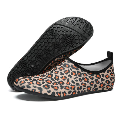 Slip-on aqua socks for swimming and beach sports