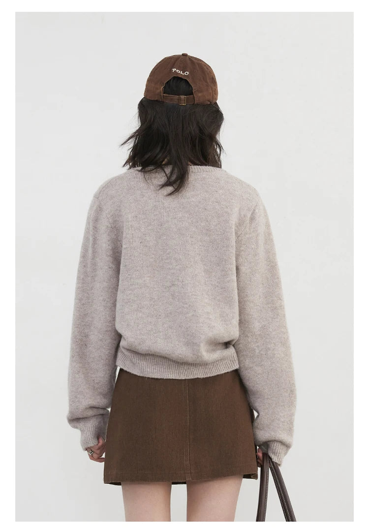 Casual knitted sweater with dog embroidery