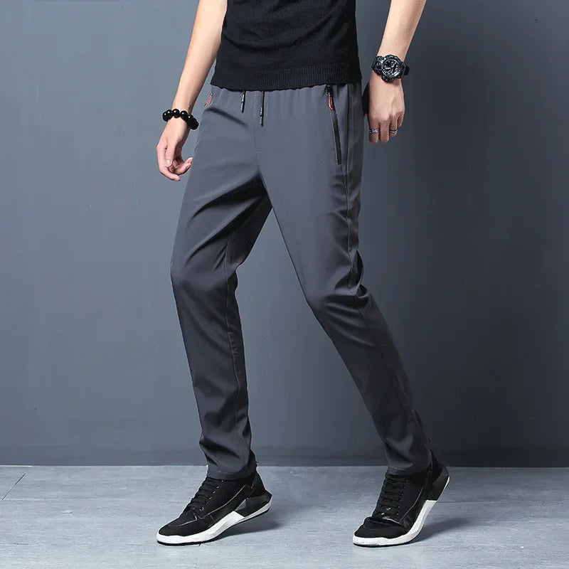 Cotton cargo shorts with button design and straight fit
