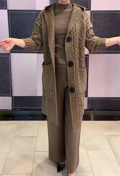 Long hooded single-breasted knitted coat