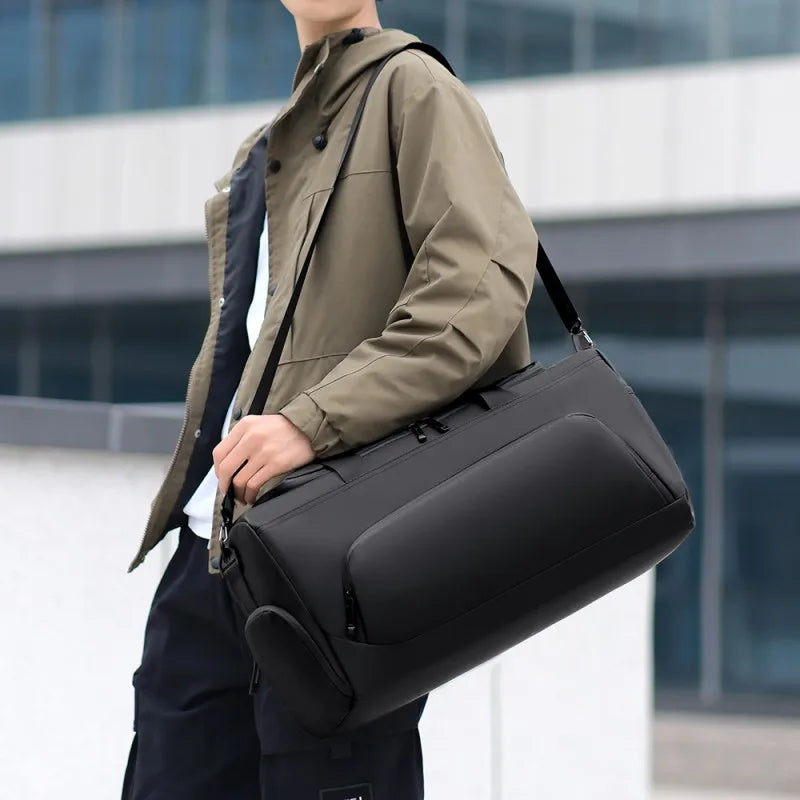 Large-capacity sports and gym duffel bag
