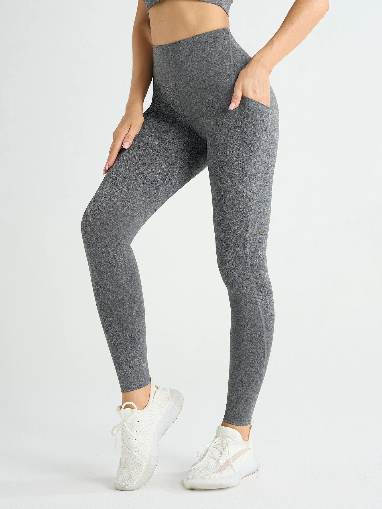 Women’s high-waist stretch leggings with pockets