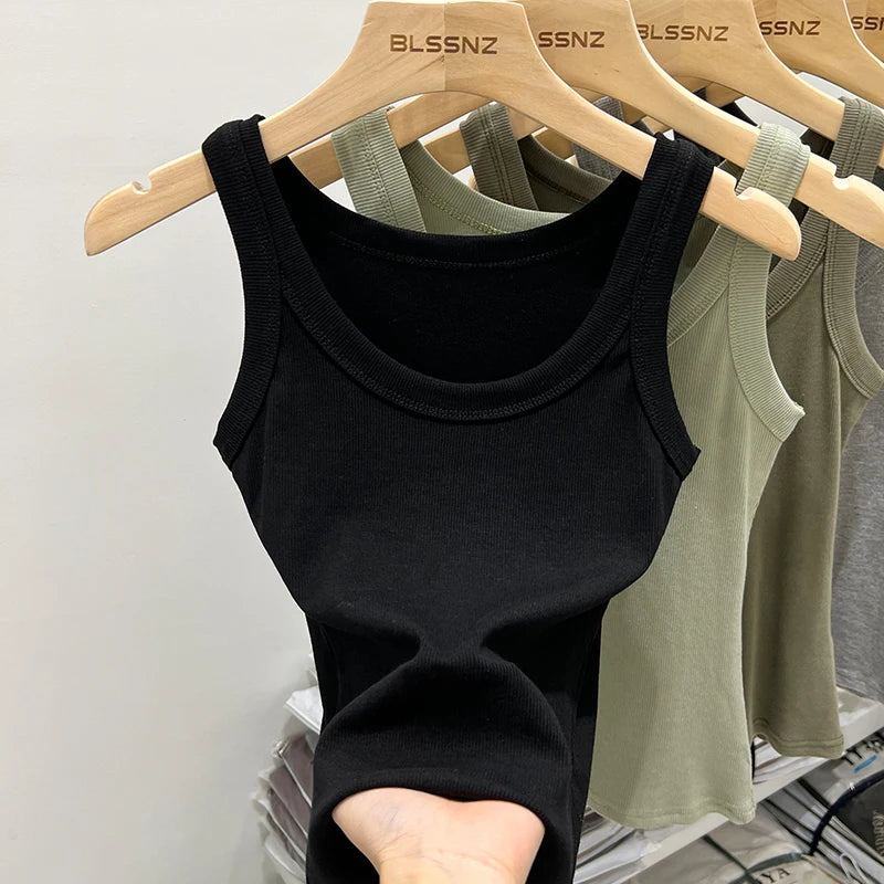 Women’s solid round-neck ribbed tank top