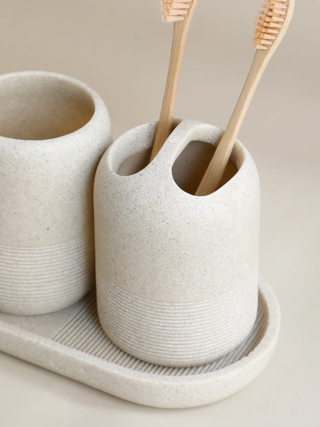 Functional 5-piece set for modern bathroom organization
