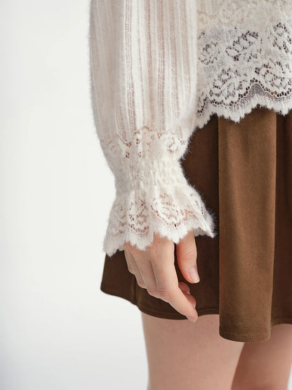 Cozy autumn/winter women’s pullover with stylish lace